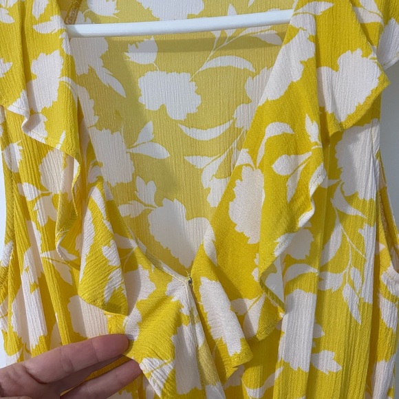 Fun, flirty yellow flowery romper - Picture 3 of 6